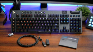 Logitech G915 Lightspeed Gaming Keyboard Terbaik