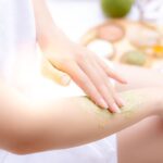 7 Rekomendasi Lulur untuk Mencerahkan Kulit Murah Terbaik 2024