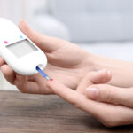 Daftar 7 Rekomendasi Alat Cek Gula Darah Terbaik