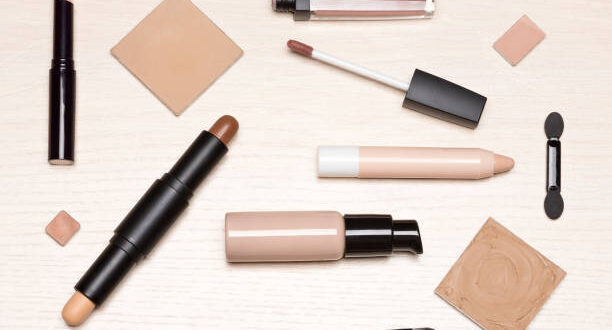 5 Rekomendasi Concealer Stick Murah Terbaik