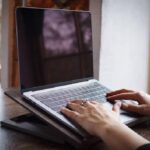 5 Rekomendasi Stand Laptop Terbaik